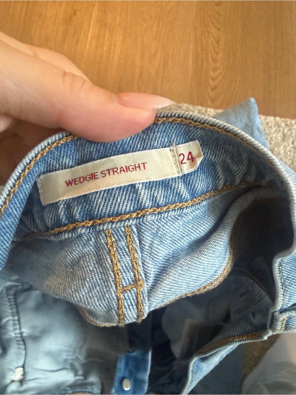 Levi's Light Blue Straight Leg Women's Jeans - Picture 2 of 4